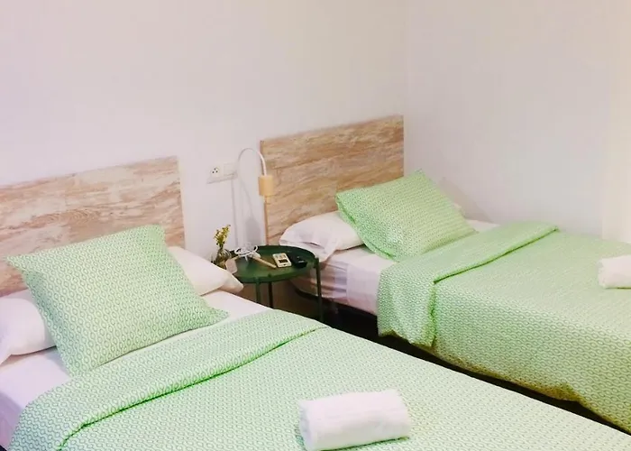 Konukevi La Cantarera 2*